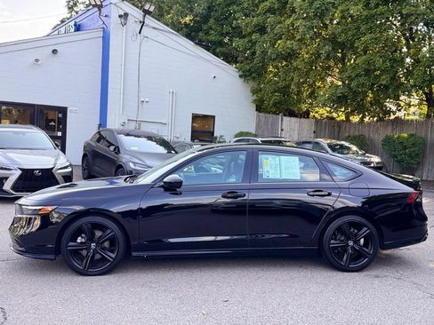 Used 2024 Honda Accord Sport image 3