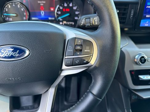 Used 2022 Ford Explorer XLT image 21