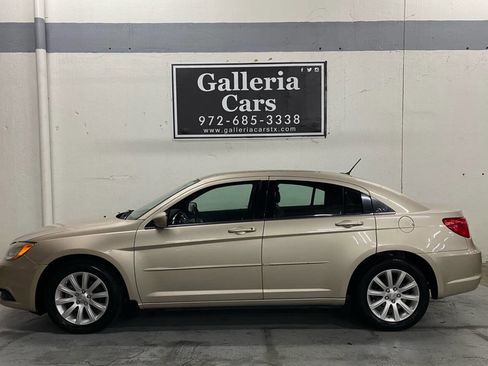 Used 2014 Chrysler 200 Touring image 1