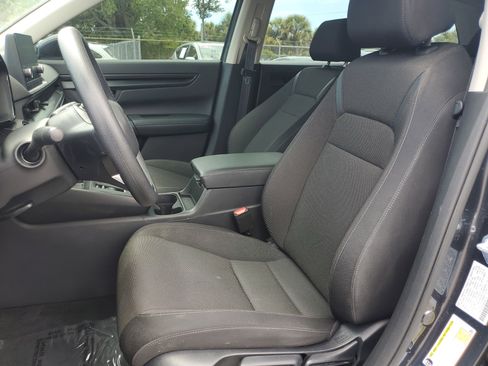 Used 2024 Honda CR-V LX image 18