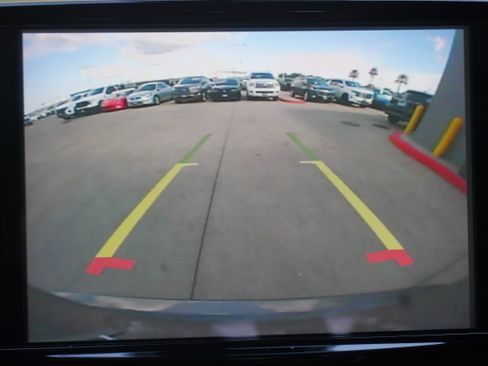Used 2023 Chrysler Pacifica Touring-L FWD image 20