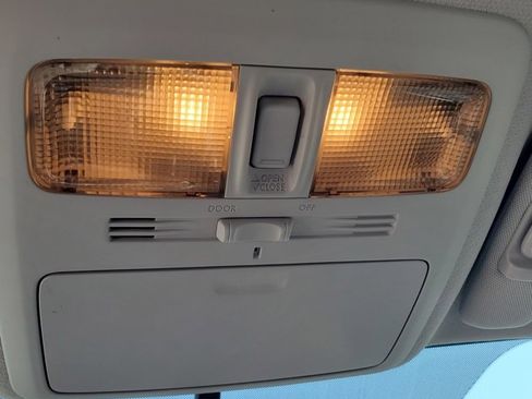 Used 2015 Subaru Forester 2.5i Premium w/ All-Weather Package image 34