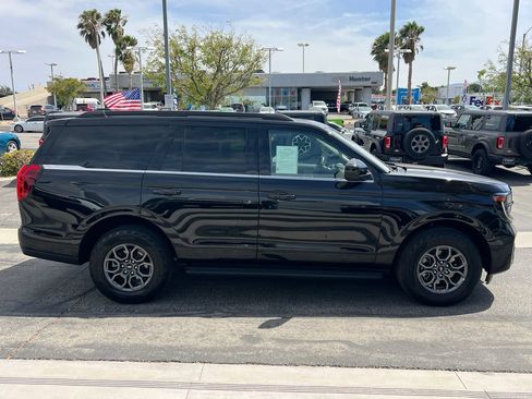 Used 2025 Ford Expedition Active AWD/4WD image 9