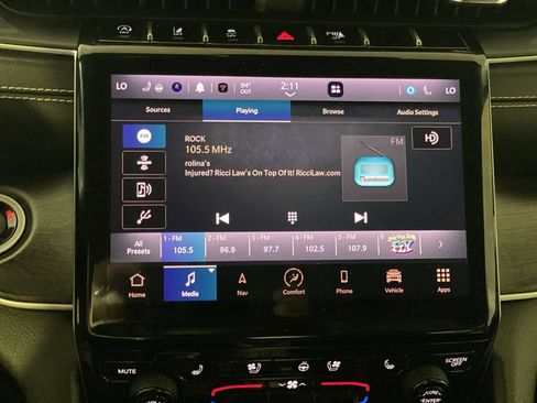Used 2023 Jeep Grand Cherokee L Limited w/ Luxury Tech Group II AWD/4WD image 12