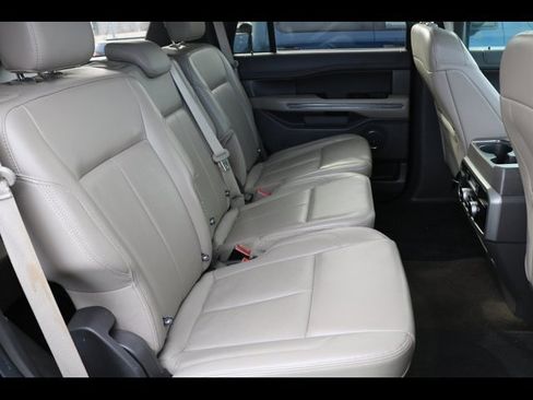 Certified 2020 Ford Expedition XLT w/ Equipment Group 202A image 10