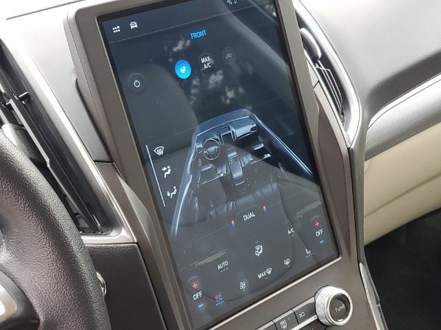 Used 2021 Ford Edge Titanium w/ Equipment Group 301A FWD image 18