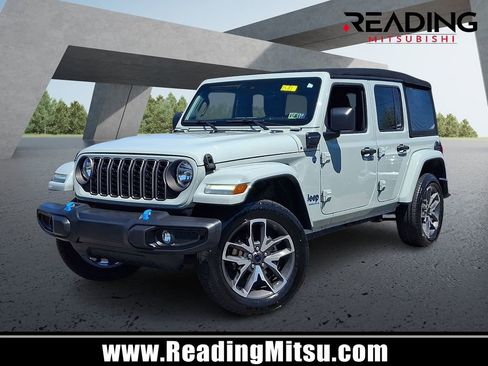 Used 2024 Jeep Wrangler Unlimited AWD/4WD image 1