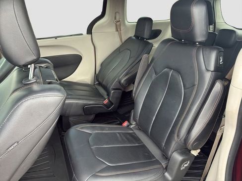 Used 2017 Chrysler Pacifica Touring-L Plus image 14