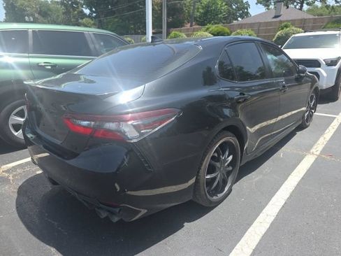 Used 2022 Toyota Camry SE w/ Convenience Package FWD image 4