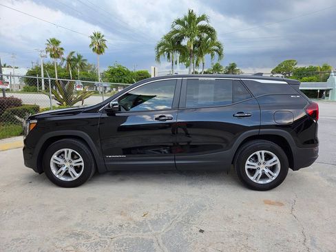 Used 2024 GMC Terrain SLE FWD image 8