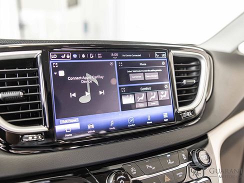 Used 2022 Chrysler Pacifica Touring-L image 30