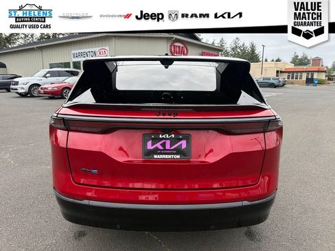 Used 2024 Jeep Wagoneer Launch Edition AWD/4WD image 8