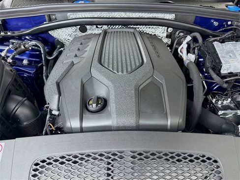 New 2026 Porsche Macan image 32