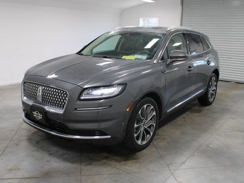 Used 2023 Lincoln Nautilus Reserve w/ Equipment Group 201A image 4