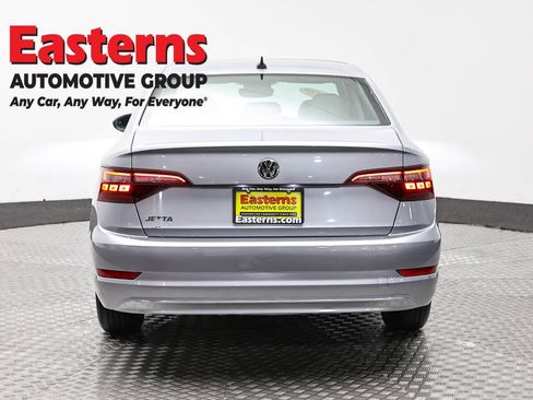 Used 2020 Volkswagen Jetta SE w/ SE Cold Weather Package FWD image 6