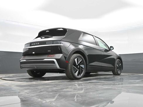 New 2025 Hyundai Ioniq 5 SE image 26