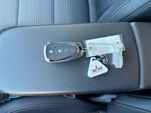 New 2026 Chevrolet Trax LT w/ Sunroof Package image 35