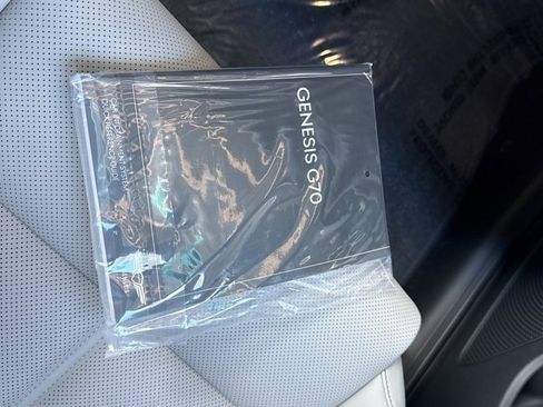 Used 2022 Genesis G70 2.0T image 22