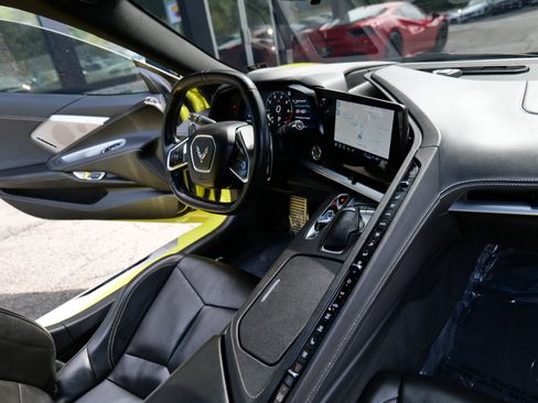 Used 2021 Chevrolet Corvette Stingray Preferred Cpe w/ Z51 Performance Package image 38