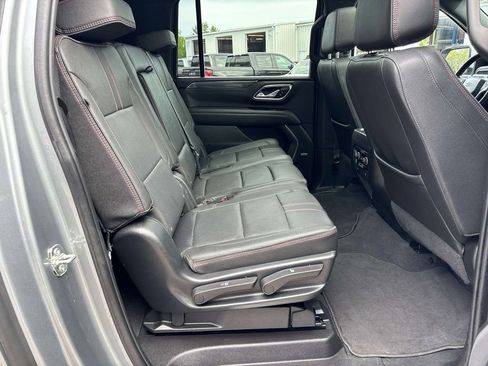 Used 2023 Chevrolet Suburban RST AWD/4WD image 18