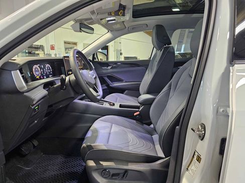 New 2026 Volkswagen Tiguan SE image 21