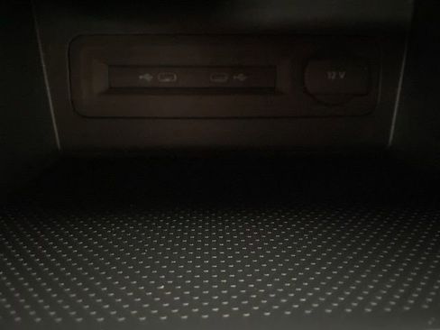 Certified 2023 Volkswagen Atlas Cross Sport SE image 21