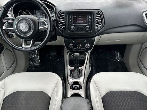 Used 2017 Jeep Compass Latitude FWD image 14