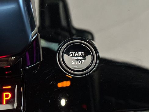 Used 2025 Land Rover Range Rover Sport SV Edition Two image 22