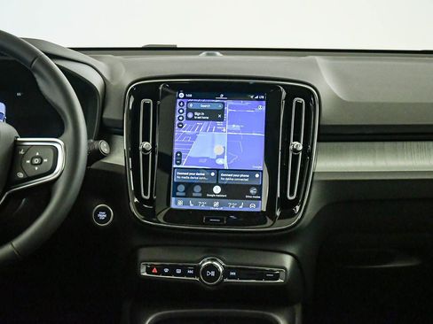 New 2026 Volvo XC40 B5 Core AWD/4WD image 13