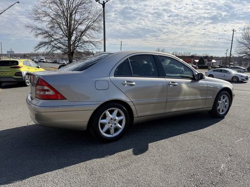 Used 2003 Mercedes-Benz C 240 Sedan image 5