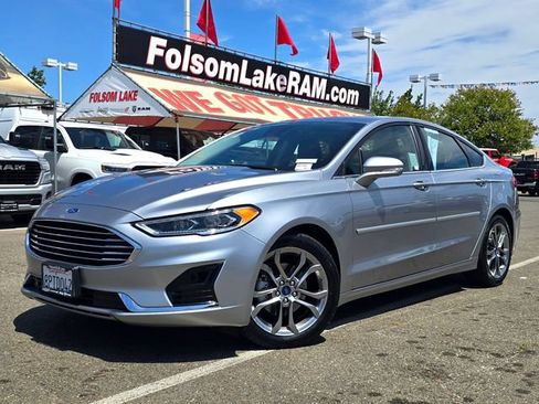 Used 2020 Ford Fusion SEL FWD image 3
