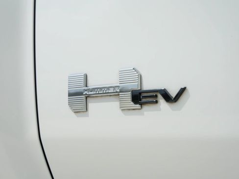 Used 2024 GMC Hummer EV 2X w/ Extreme Off-Road Package AWD/4WD image 8
