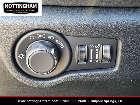 New 2026 Chrysler Voyager LX image 13