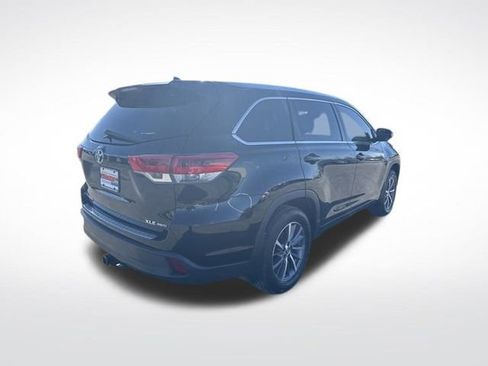 Used 2018 Toyota Highlander XLE image 5