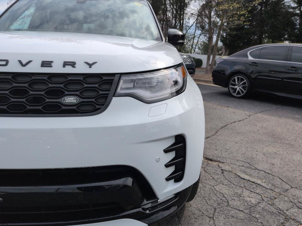 Certified 2025 Land Rover Discovery Dynamic SE AWD/4WD image 25