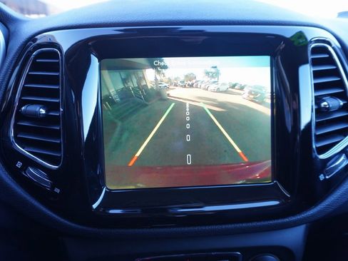 Used 2018 Jeep Compass Limited w/ Navigation Group image 14