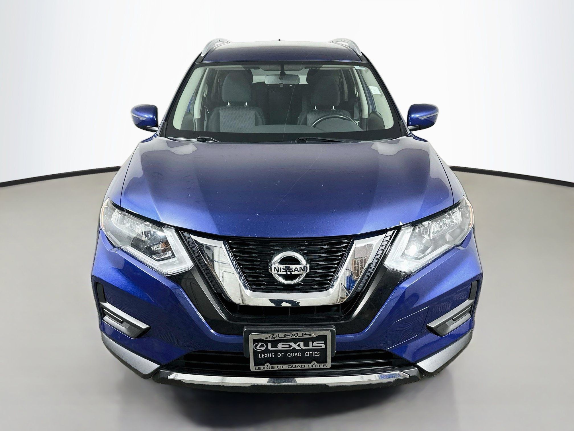 Used 2017 Nissan Rogue AWD image 2