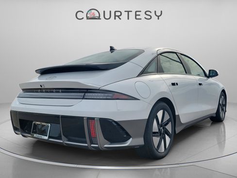New 2025 Hyundai Ioniq 6 SE image 3