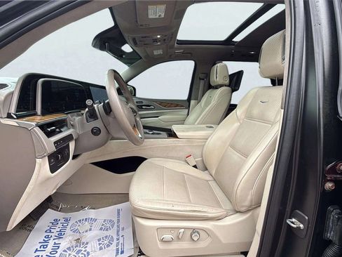 Used 2022 Cadillac Escalade Premium Luxury Platinum w/ LPO, Radiant Package RWD image 18