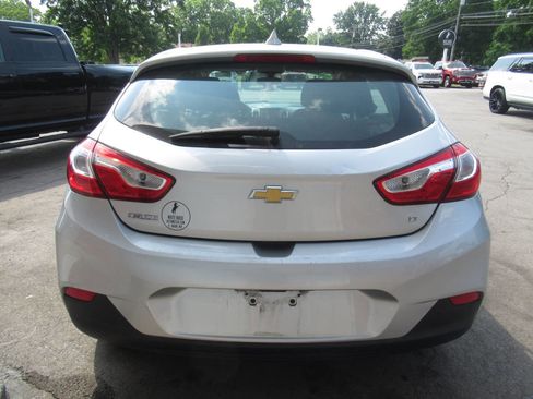 Used 2017 Chevrolet Cruze LT image 10