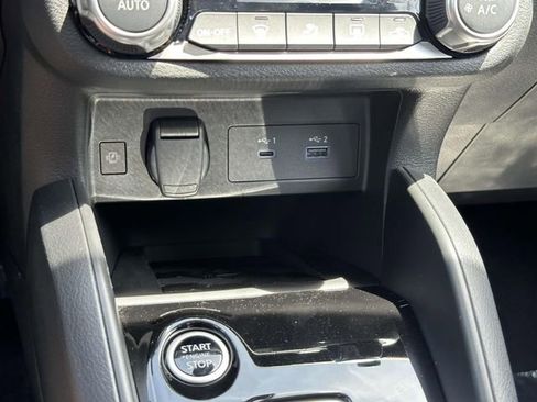 New 2025 Nissan Versa SR w/ Trunk Package image 22