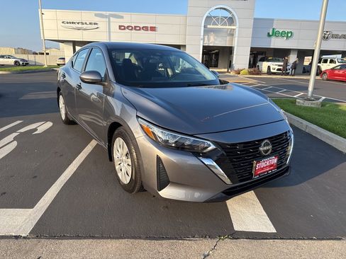 Used 2024 Nissan Sentra S image 2