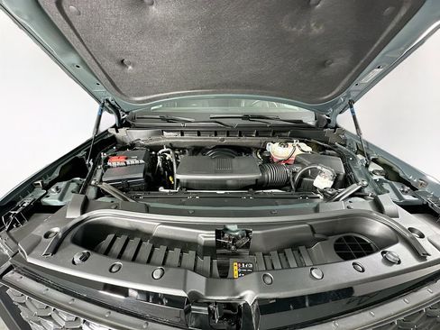 Used 2025 Cadillac Escalade Luxury image 32