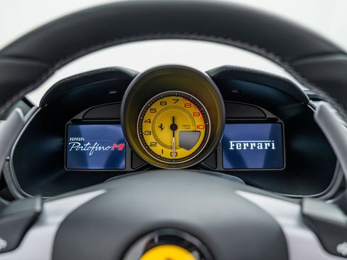 Certified 2022 Ferrari Portofino M image 32