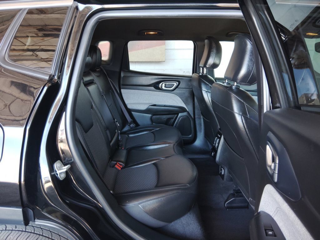 Used 2024 Jeep Compass Latitude AWD/4WD image 15