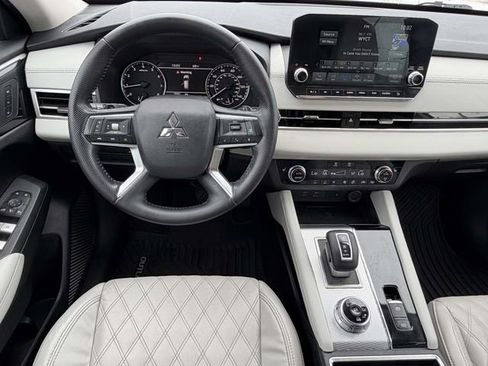 Used 2022 Mitsubishi Outlander SEL AWD/4WD image 17
