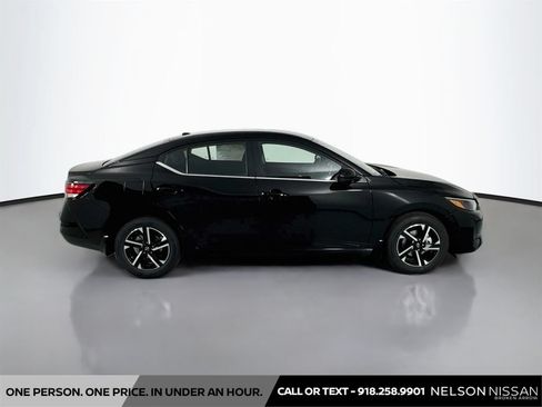 Certified 2025 Nissan Sentra SV FWD image 4