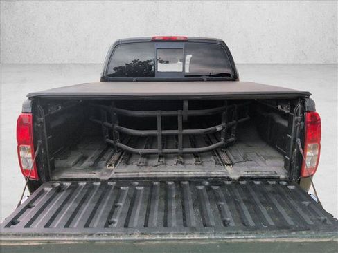 Used 2017 Nissan Frontier SV w/ SV Value Truck Package RWD image 6