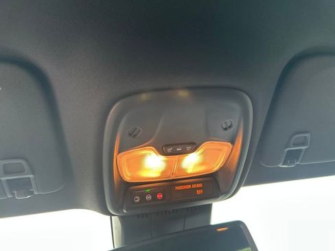 New 2026 GMC Canyon Elevation w/ Convenience Package image 17