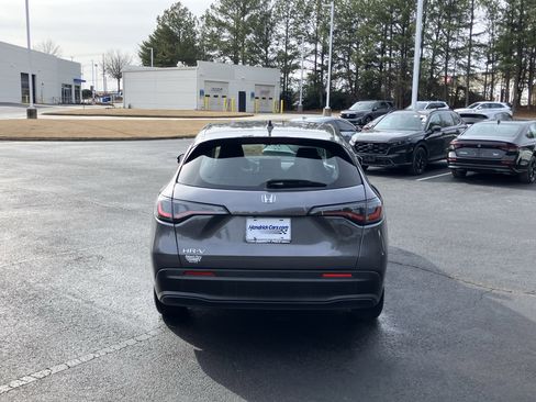 Certified 2024 Honda HR-V LX image 9